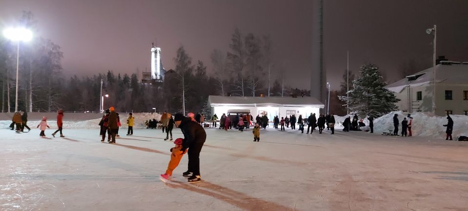 Kyykerin kentän jää kaipaa jäädyttäjiä talvikaudelle 2024–2025